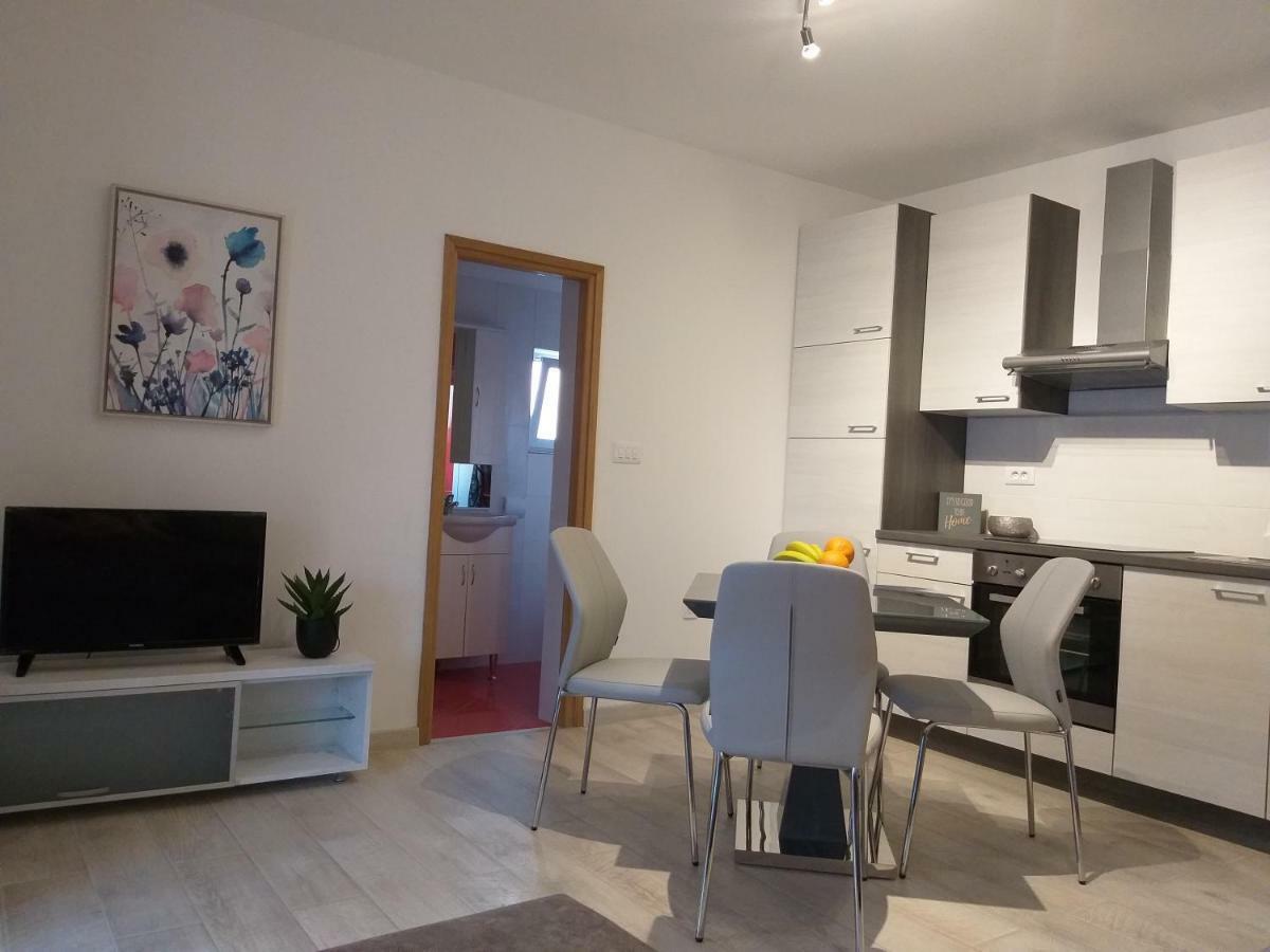 Apartment Gea Zara Esterno foto