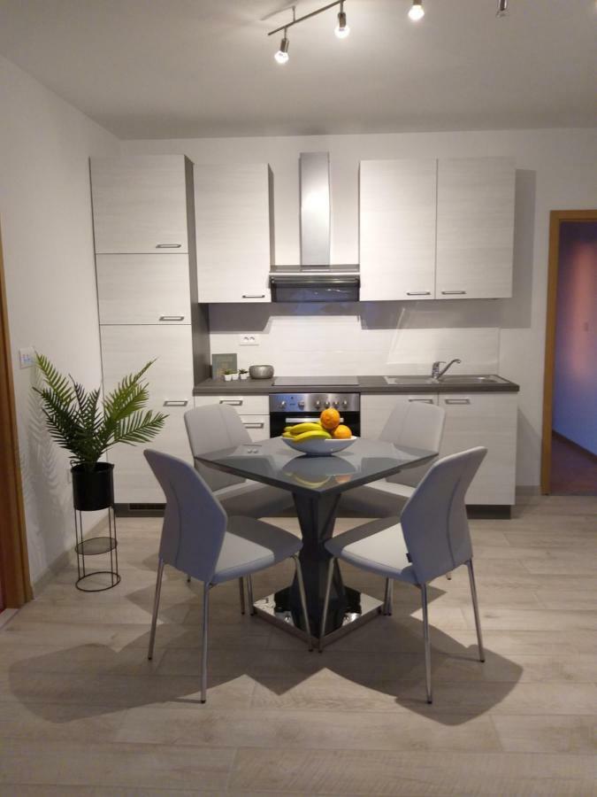 Apartment Gea Zara Esterno foto