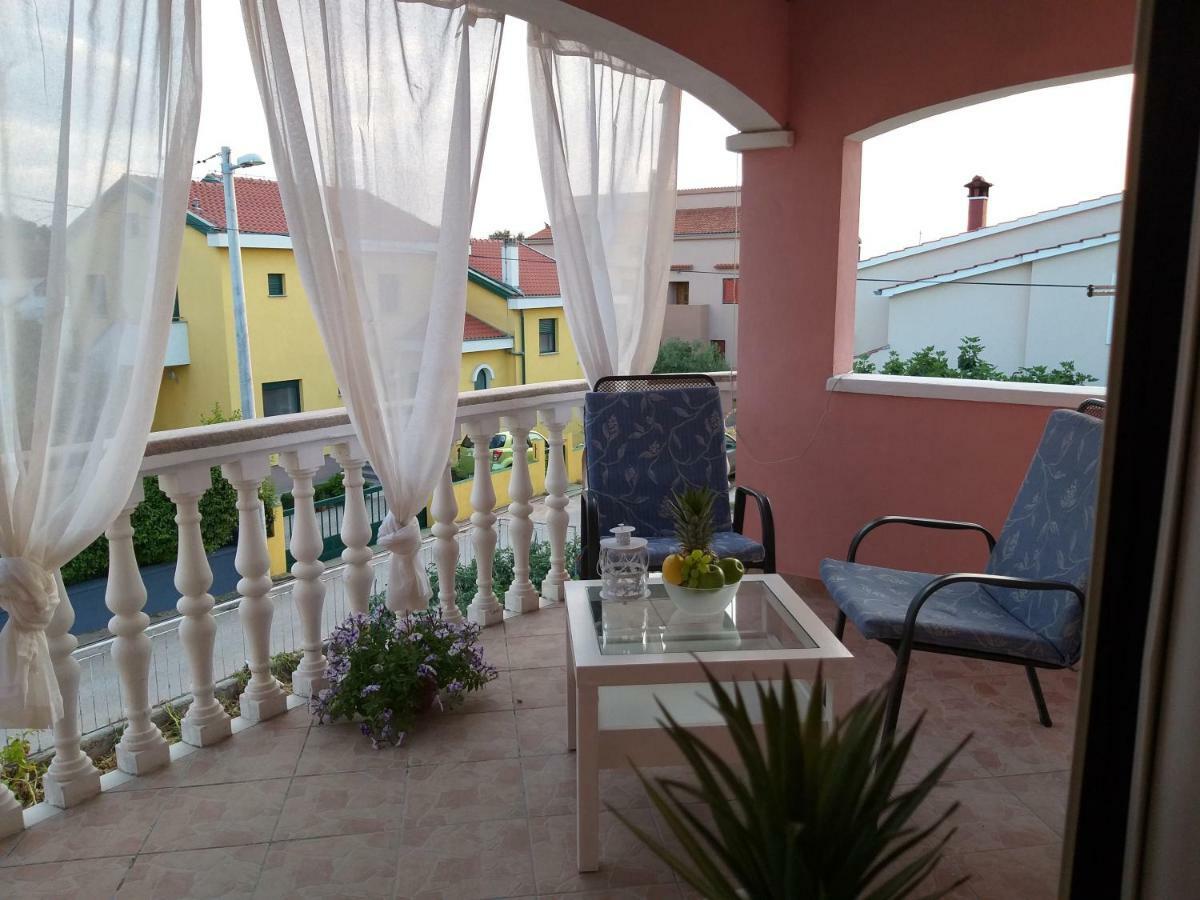 Apartment Gea Zara Esterno foto